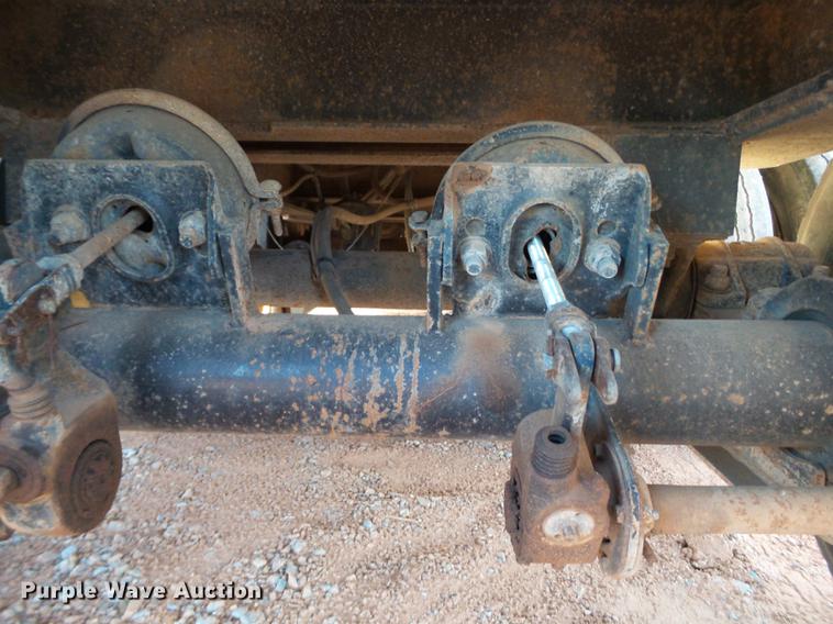 image for item BJ9943 1981 Nuttall 360-0L drop deck oilfield trailer