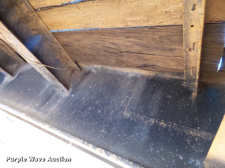 image for item BJ9943 1981 Nuttall 360-0L drop deck oilfield trailer