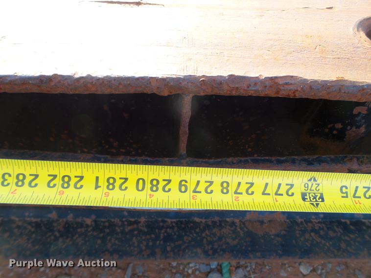 image for item BJ9943 1981 Nuttall 360-0L drop deck oilfield trailer