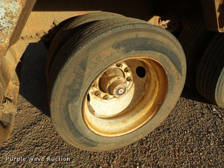 image for item BJ9944 1981 Atoka 32DD0L drop deck oilfield trailer