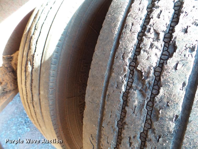 image for item BJ9944 1981 Atoka 32DD0L drop deck oilfield trailer