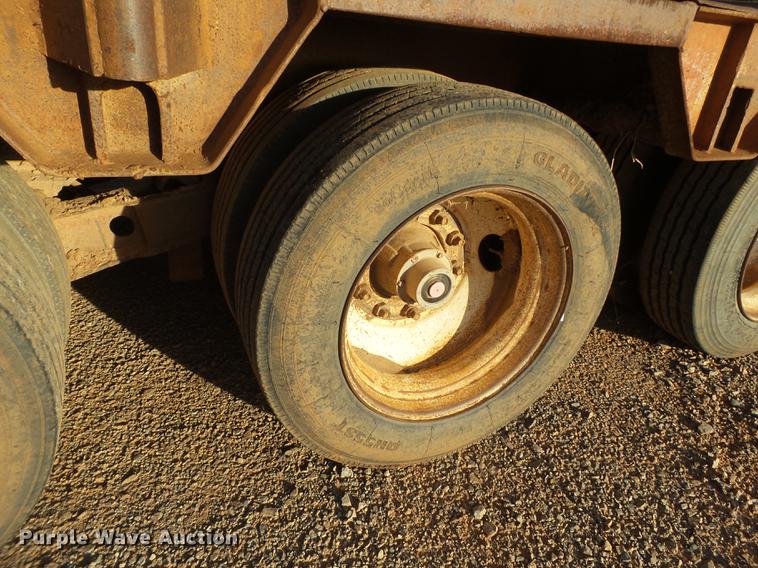 image for item BJ9944 1981 Atoka 32DD0L drop deck oilfield trailer