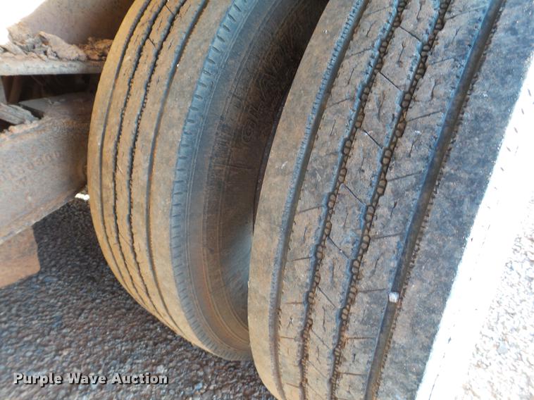 image for item BJ9944 1981 Atoka 32DD0L drop deck oilfield trailer