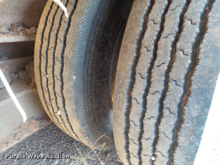 image for item BJ9944 1981 Atoka 32DD0L drop deck oilfield trailer