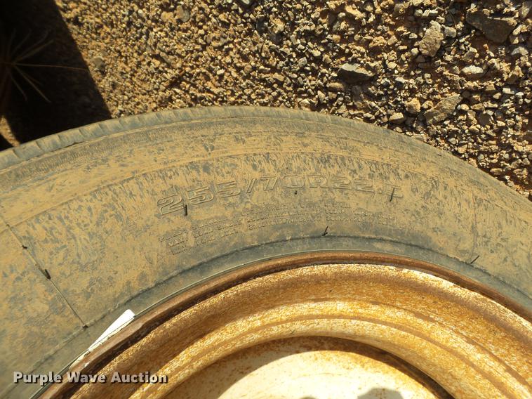 image for item BJ9944 1981 Atoka 32DD0L drop deck oilfield trailer