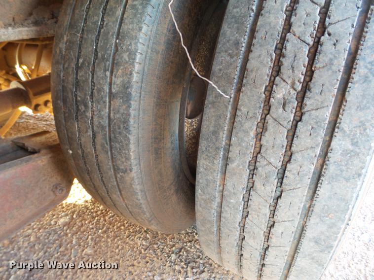 image for item BJ9944 1981 Atoka 32DD0L drop deck oilfield trailer