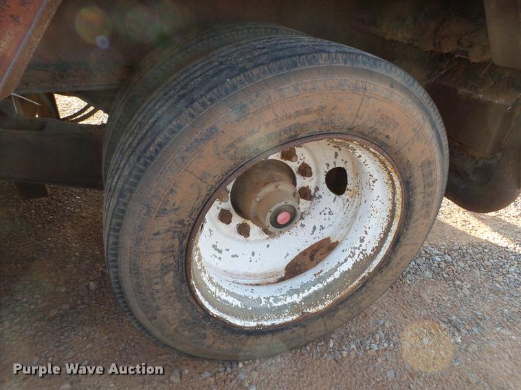 image for item BJ9944 1981 Atoka 32DD0L drop deck oilfield trailer