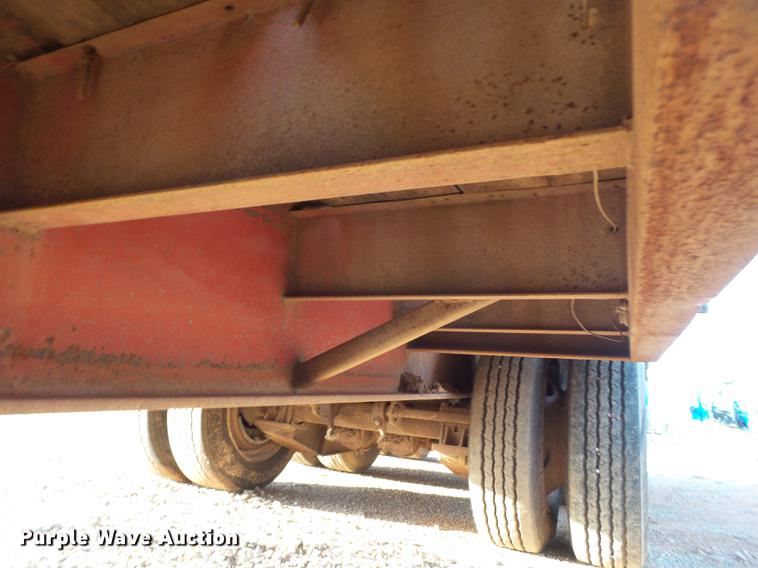 image for item BJ9944 1981 Atoka 32DD0L drop deck oilfield trailer