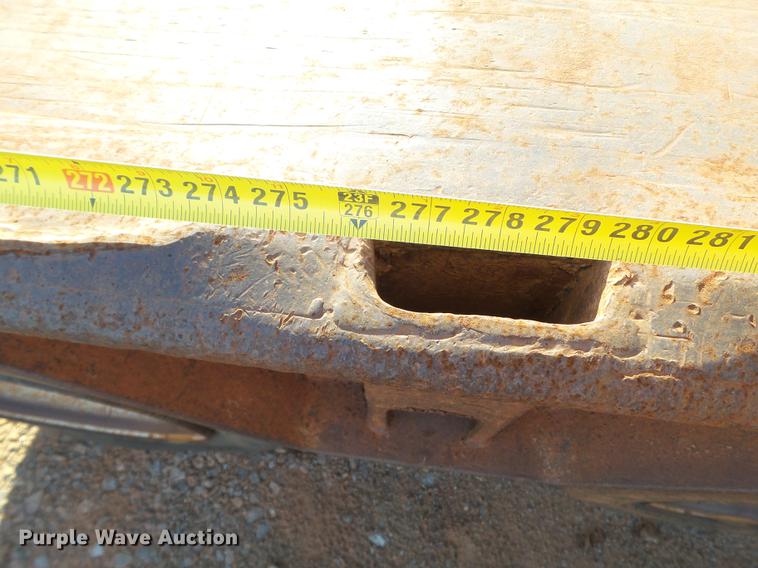 image for item BJ9944 1981 Atoka 32DD0L drop deck oilfield trailer