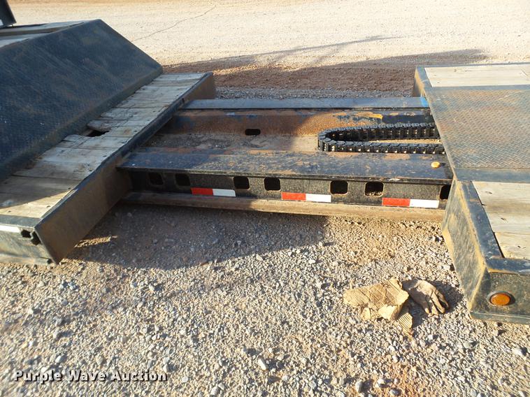 image for item BJ9945 2000 Kalyn MRG-35T Ext drop deck oilfield trailer