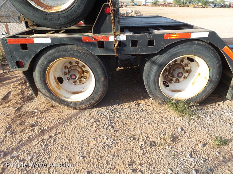 image for item BJ9945 2000 Kalyn MRG-35T Ext drop deck oilfield trailer