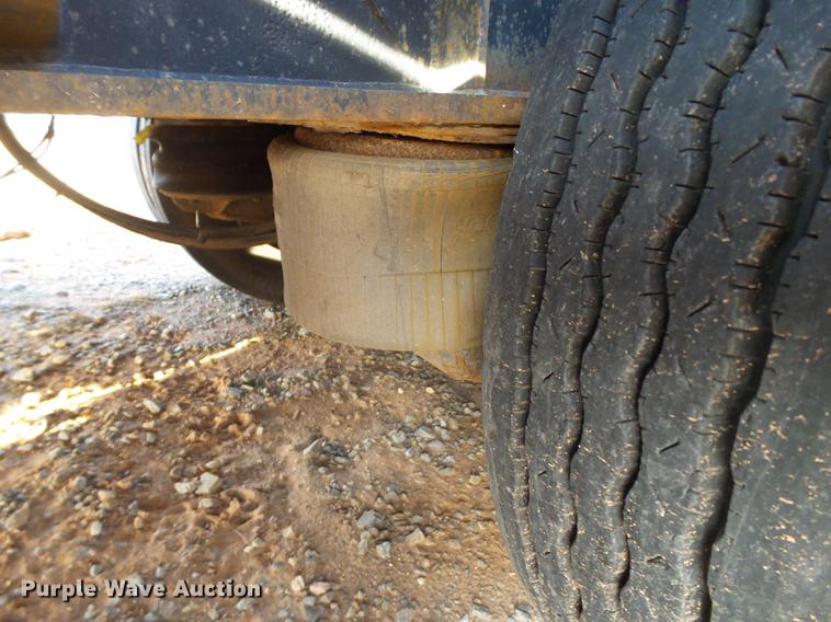 image for item BJ9945 2000 Kalyn MRG-35T Ext drop deck oilfield trailer