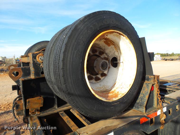 image for item BJ9945 2000 Kalyn MRG-35T Ext drop deck oilfield trailer