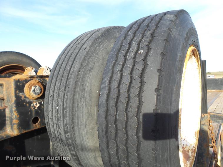 image for item BJ9945 2000 Kalyn MRG-35T Ext drop deck oilfield trailer