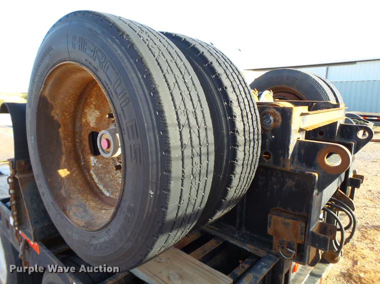 image for item BJ9945 2000 Kalyn MRG-35T Ext drop deck oilfield trailer