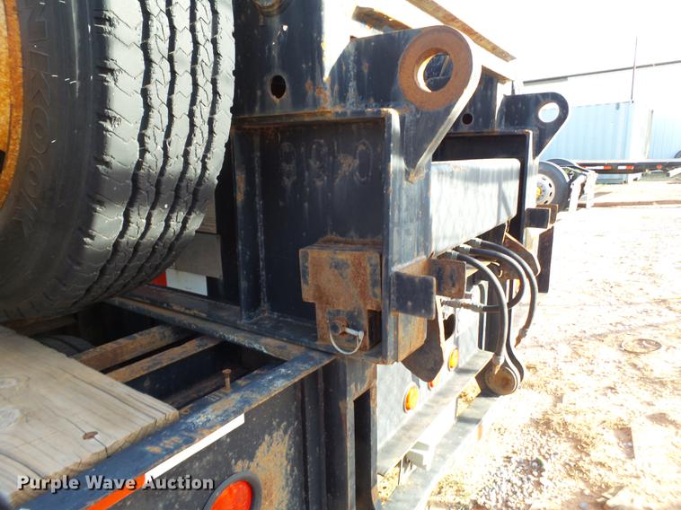 image for item BJ9945 2000 Kalyn MRG-35T Ext drop deck oilfield trailer