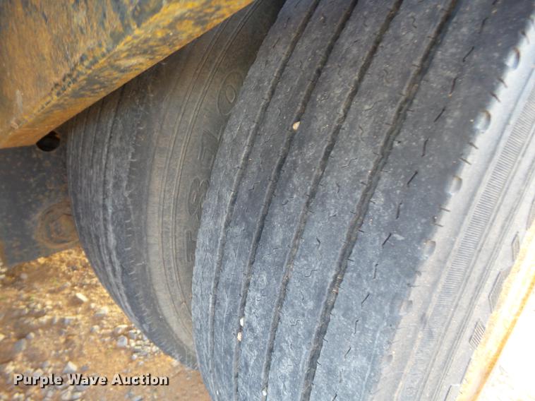 image for item BJ9945 2000 Kalyn MRG-35T Ext drop deck oilfield trailer