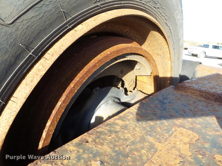 image for item BJ9945 2000 Kalyn MRG-35T Ext drop deck oilfield trailer