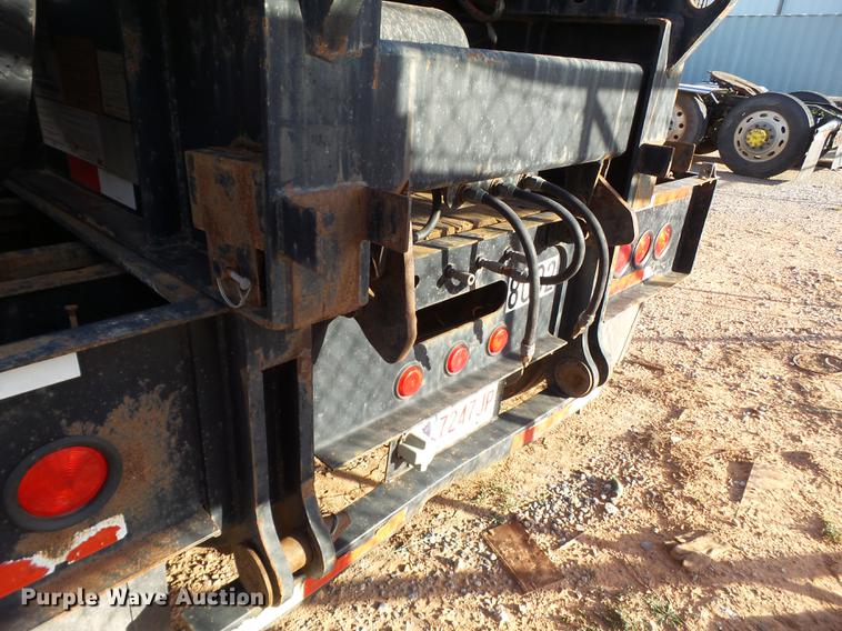 image for item BJ9945 2000 Kalyn MRG-35T Ext drop deck oilfield trailer