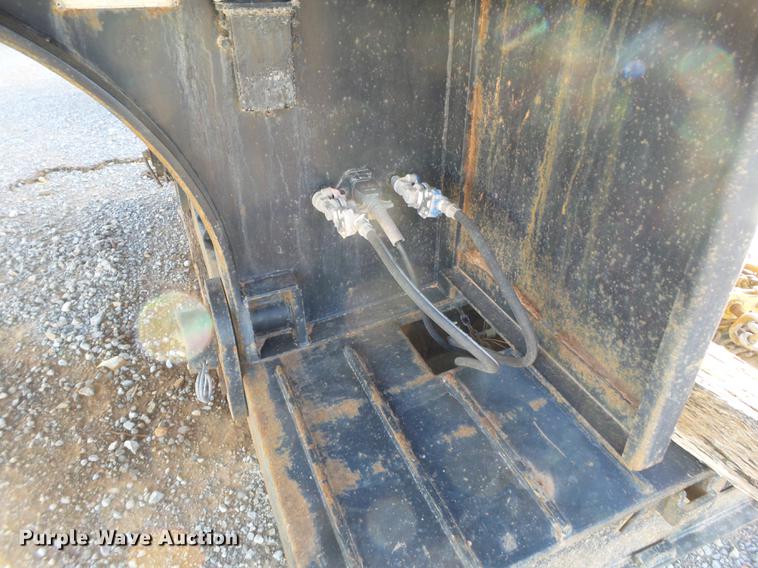 image for item BJ9945 2000 Kalyn MRG-35T Ext drop deck oilfield trailer