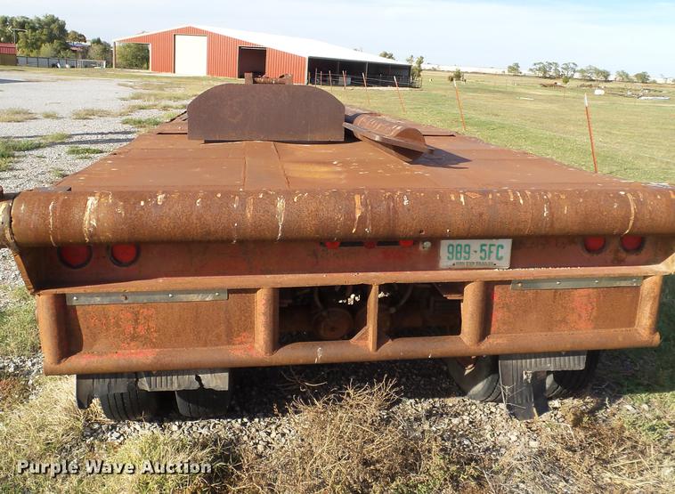 image for item BJ9946 1984 Belshe T-10GN oilfield trailer