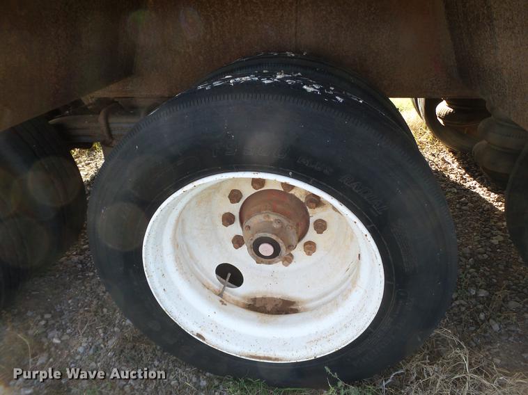 image for item BJ9946 1984 Belshe T-10GN oilfield trailer