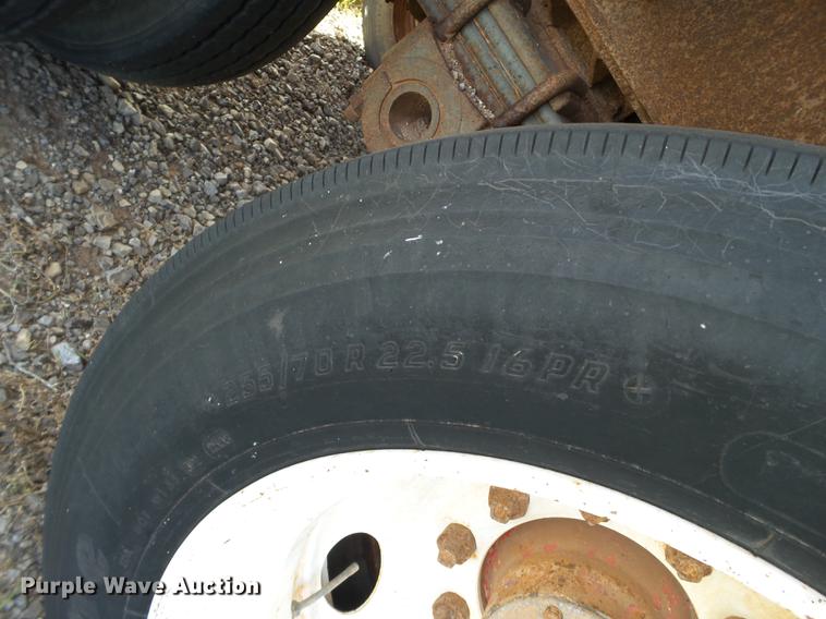 image for item BJ9946 1984 Belshe T-10GN oilfield trailer