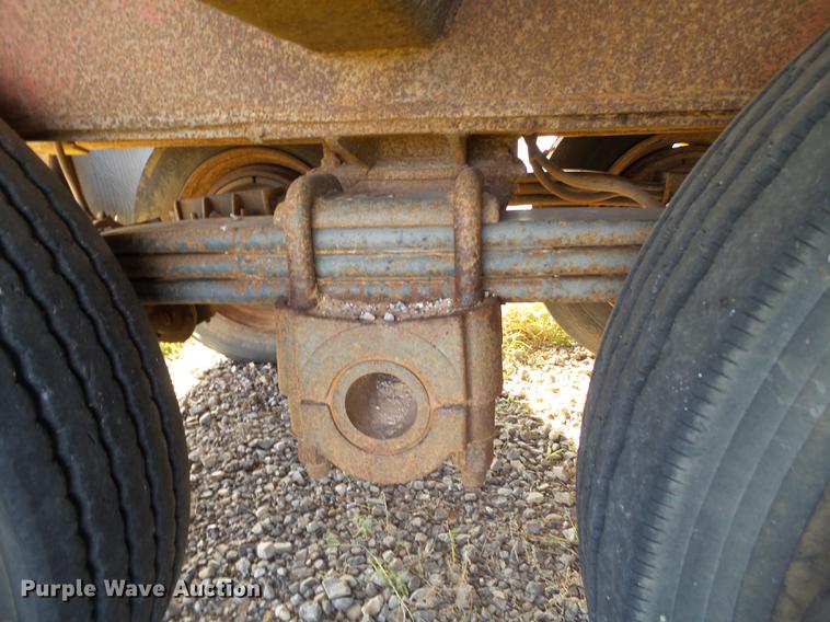 image for item BJ9946 1984 Belshe T-10GN oilfield trailer