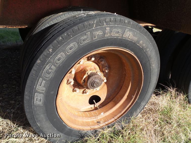 image for item BJ9946 1984 Belshe T-10GN oilfield trailer