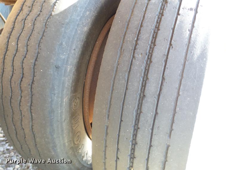 image for item BJ9946 1984 Belshe T-10GN oilfield trailer