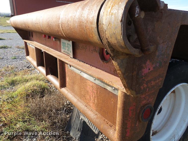 image for item BJ9946 1984 Belshe T-10GN oilfield trailer