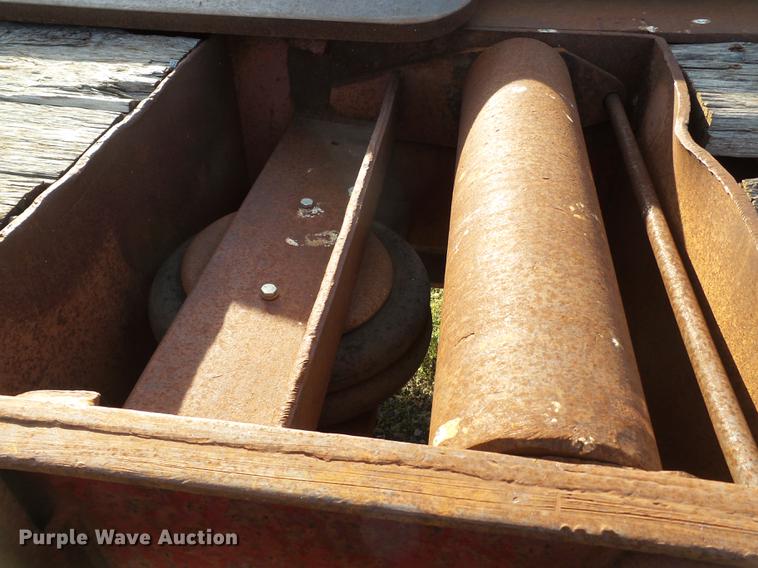 image for item BJ9946 1984 Belshe T-10GN oilfield trailer