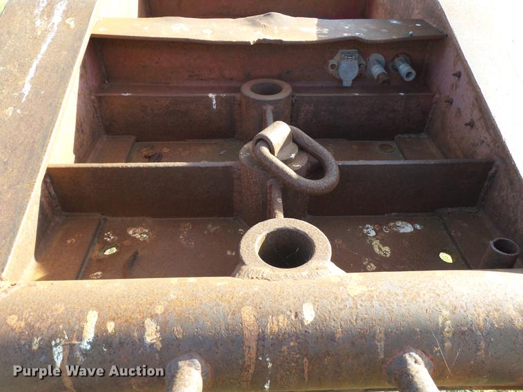 image for item BJ9946 1984 Belshe T-10GN oilfield trailer