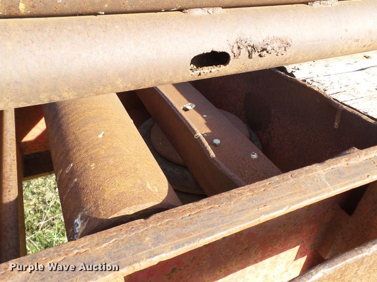 image for item BJ9946 1984 Belshe T-10GN oilfield trailer