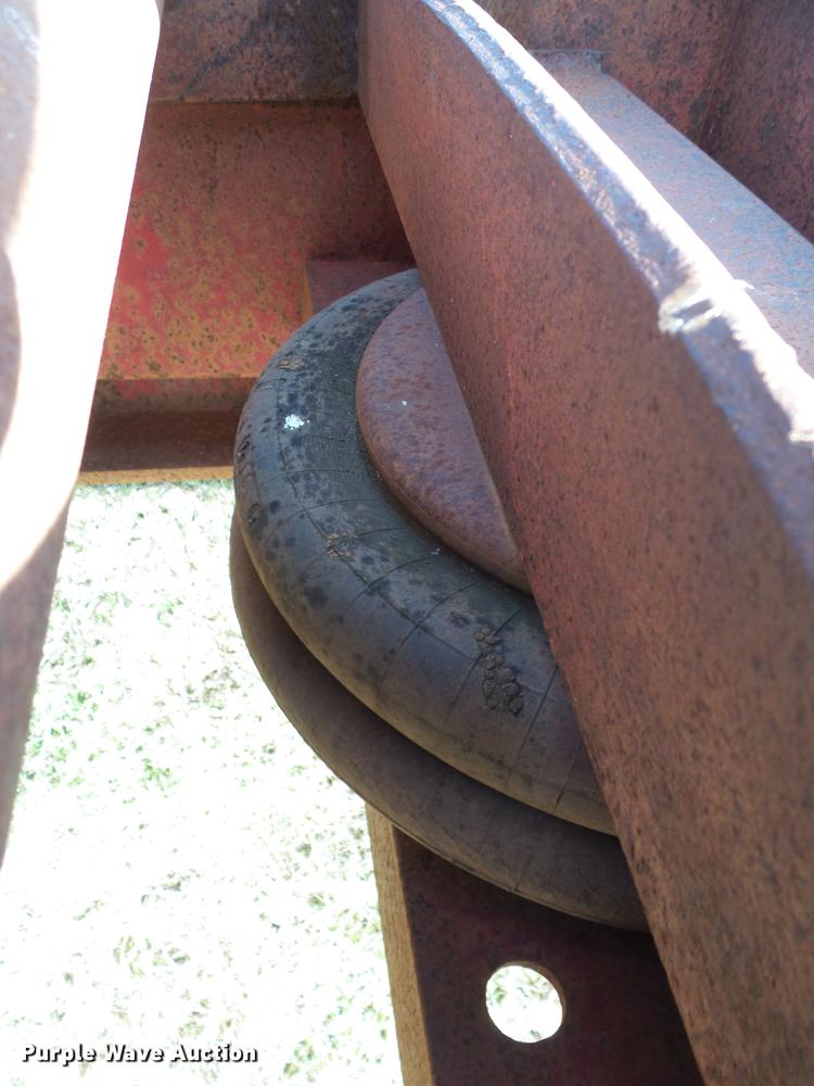 image for item BJ9946 1984 Belshe T-10GN oilfield trailer