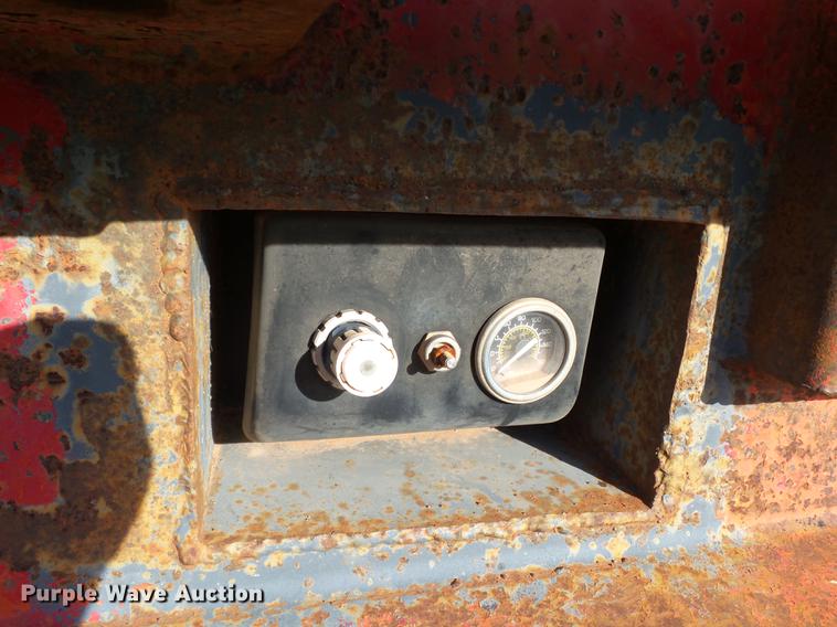 image for item BJ9946 1984 Belshe T-10GN oilfield trailer