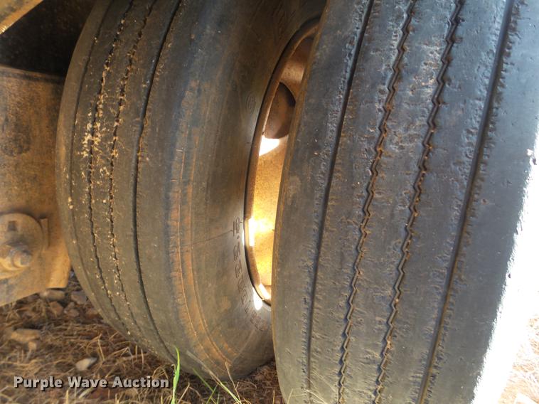 image for item BJ9947 2007 Doonan 532DC12L drop deck oilfield trailer