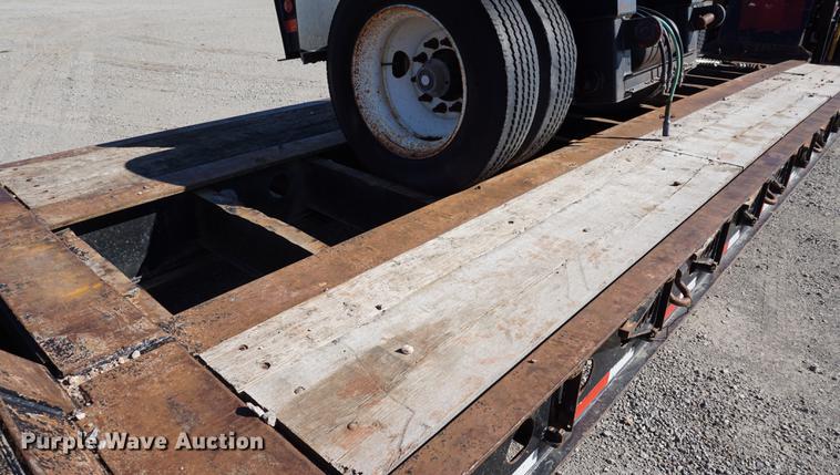 image for item DA1256 2000 Fontaine TH55 lowboy equipment trailer