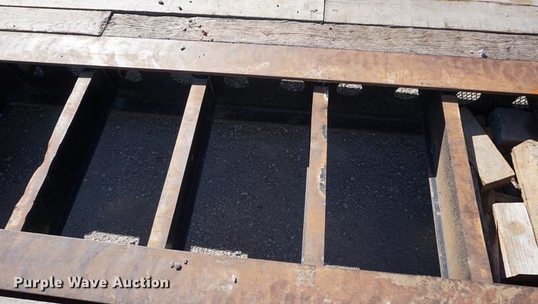 image for item DA1256 2000 Fontaine TH55 lowboy equipment trailer