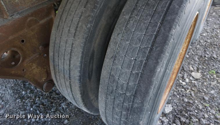 image for item DA1283 1983 Fruehauf FB9-F2-45 dry van trailer