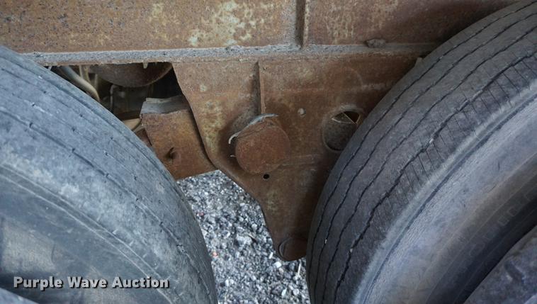 image for item DA1283 1983 Fruehauf FB9-F2-45 dry van trailer