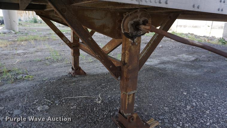 image for item DA1283 1983 Fruehauf FB9-F2-45 dry van trailer