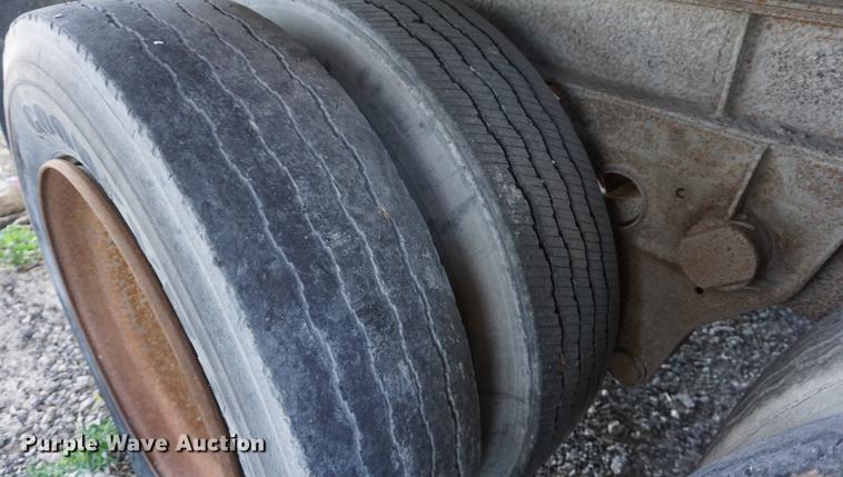 image for item DA1283 1983 Fruehauf FB9-F2-45 dry van trailer