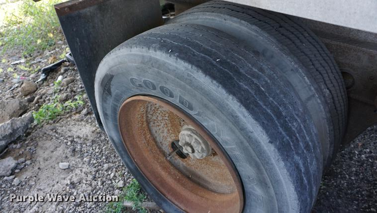 image for item DA1283 1983 Fruehauf FB9-F2-45 dry van trailer