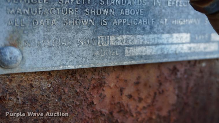 image for item DA1283 1983 Fruehauf FB9-F2-45 dry van trailer