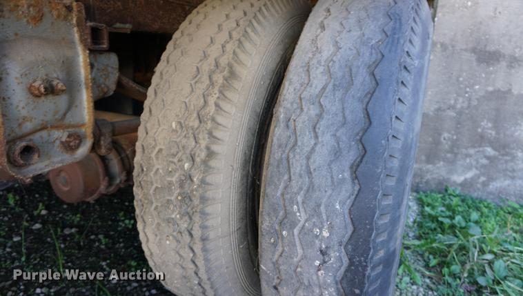 image for item DA1286 1983 Trailmobile dry van trailer