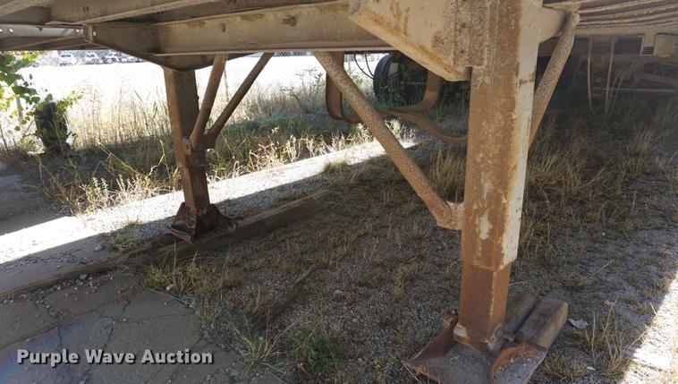 image for item DA1288 1968 Fruehauf MBXF2-40 dry van trailer