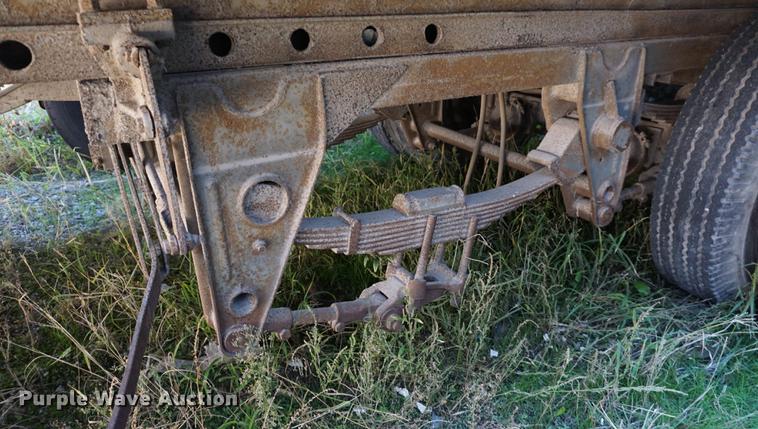 image for item DA1288 1968 Fruehauf MBXF2-40 dry van trailer