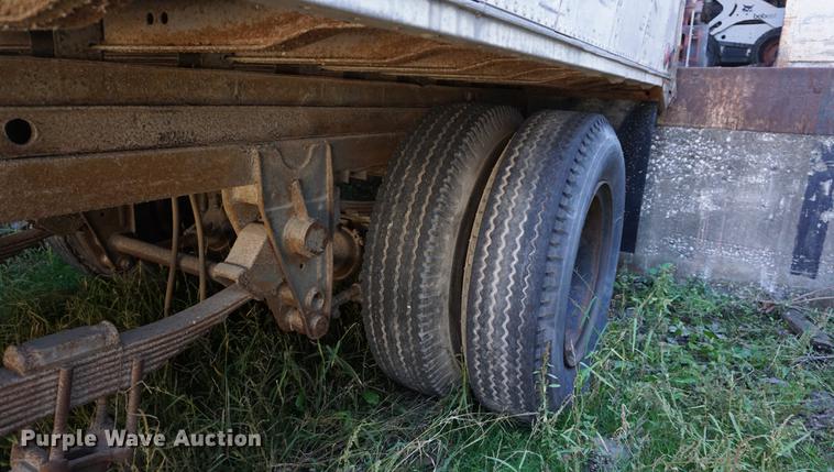 image for item DA1288 1968 Fruehauf MBXF2-40 dry van trailer