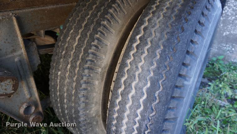 image for item DA1288 1968 Fruehauf MBXF2-40 dry van trailer